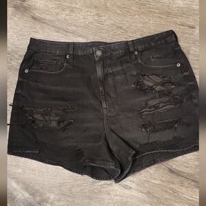 Women's American Eagle Black Denim Mom Shorts